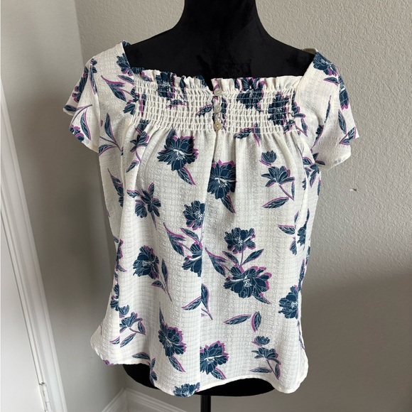 Draper James Tops - Draper James white and blue floral short-sleeve top square neck smocked detail